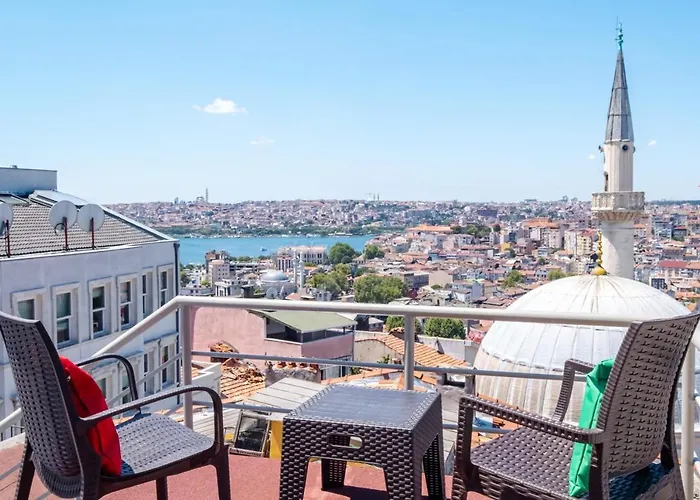 Flat With Balcony And Shared Terrace In Beyoglu
