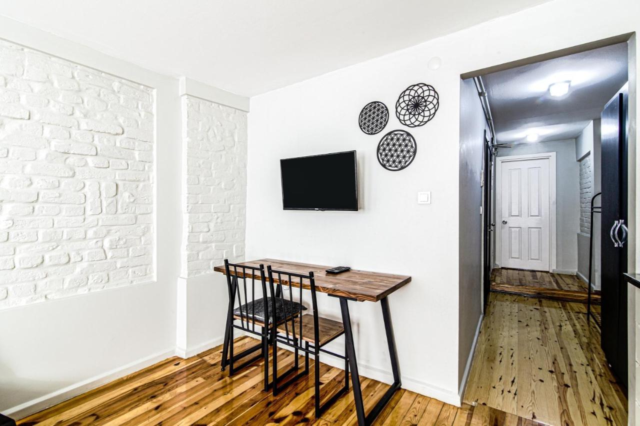 Flat With Balcony And Shared Terrace In Beyoglu İstanbul