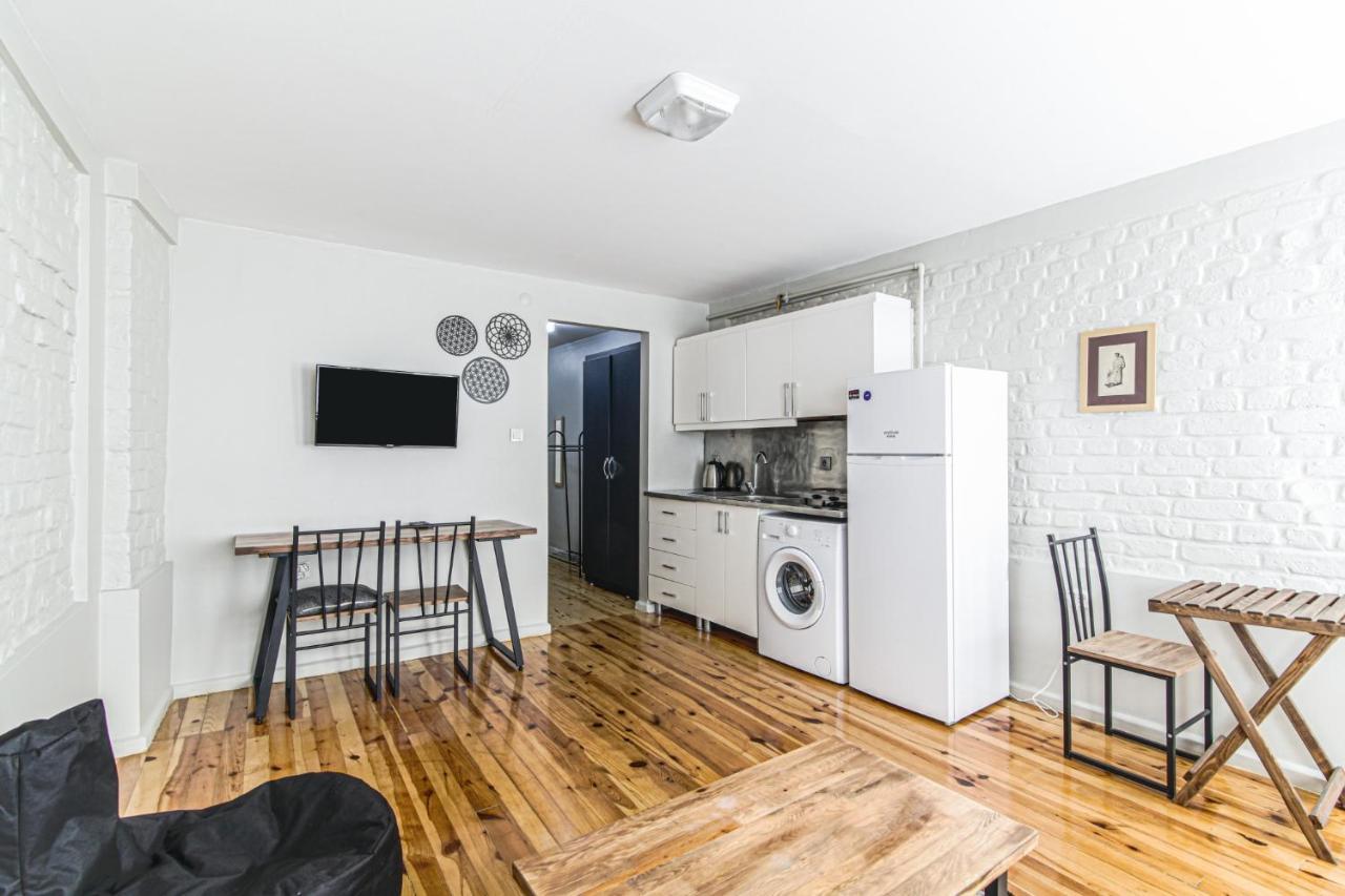 Daire Flat With Balcony And Shared Terrace In Beyoglu