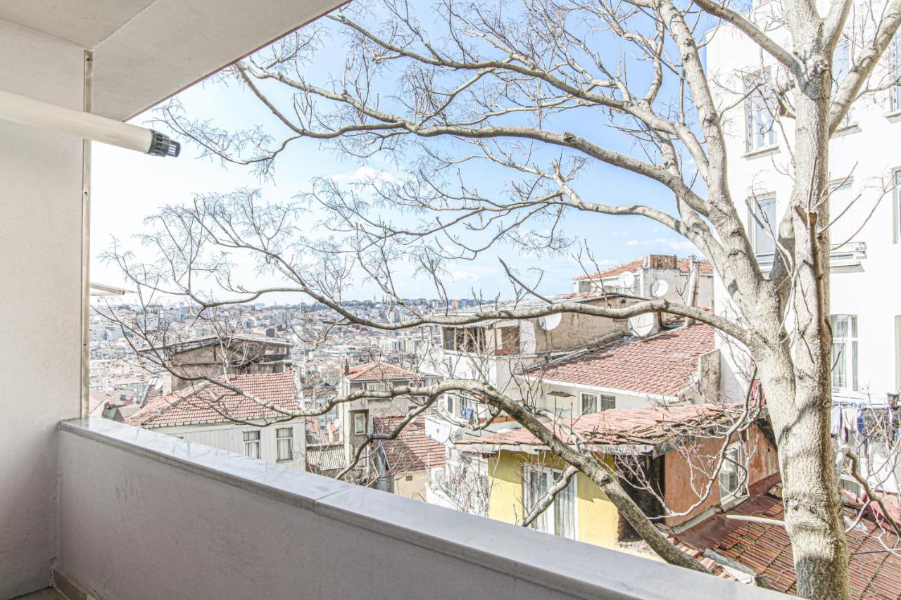 Daire Flat With Balcony And Shared Terrace In Beyoglu İstanbul
